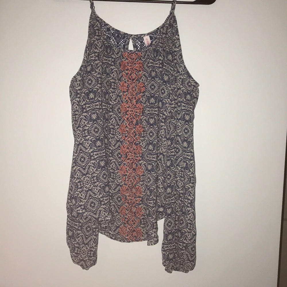 Blue peep shoulder top